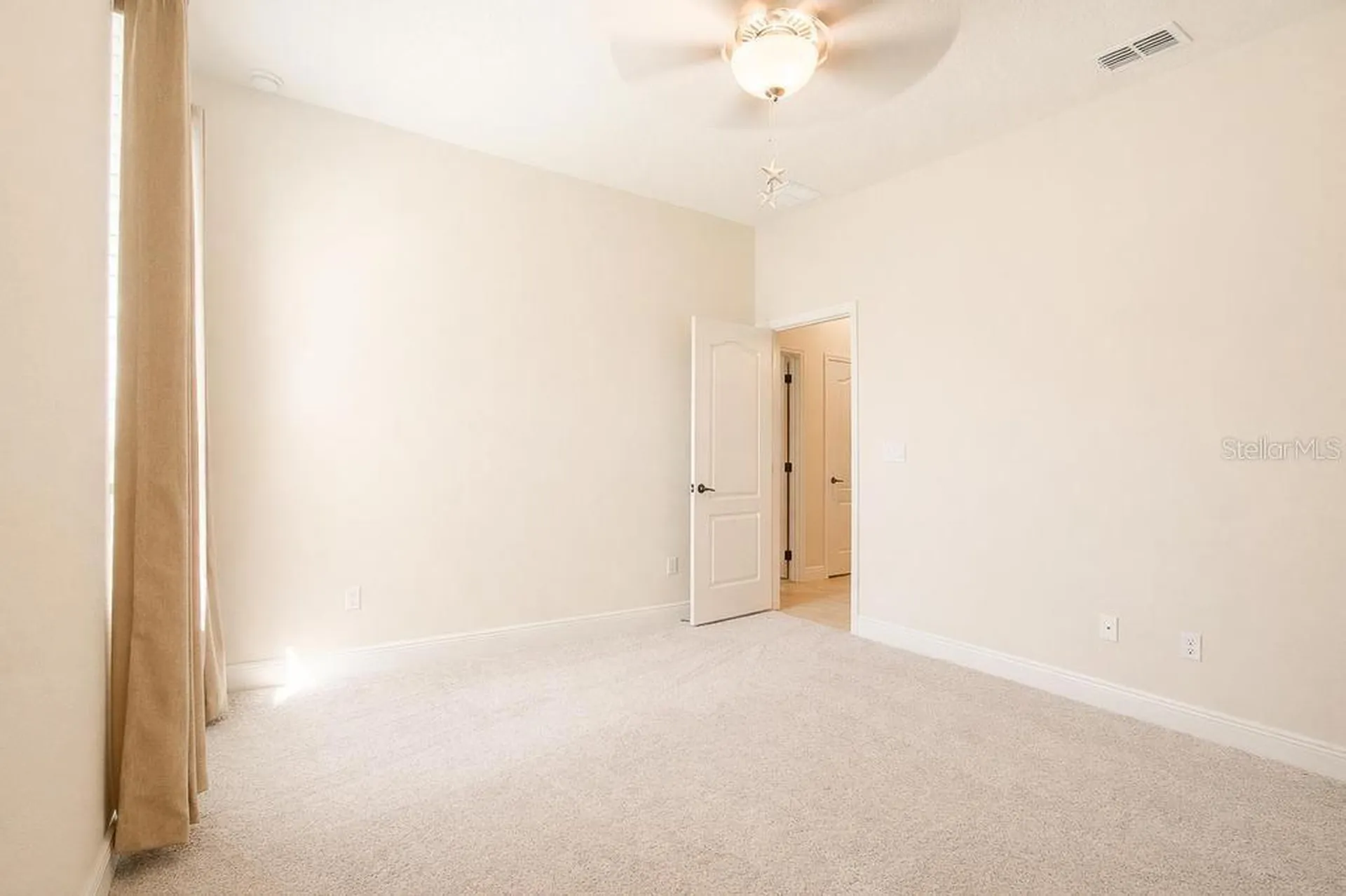 15950 Splendid Oaks Lane Tavares FL 32778