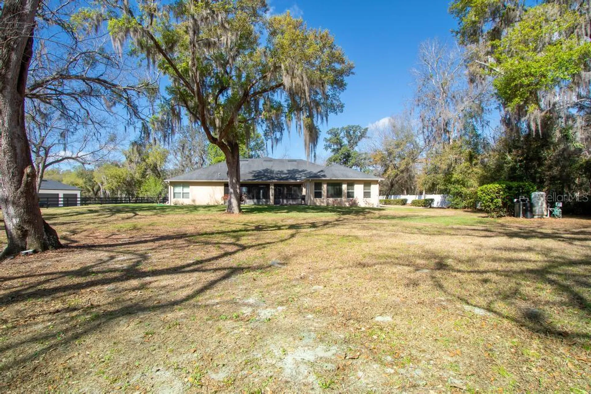 15950 Splendid Oaks Lane Tavares FL 32778
