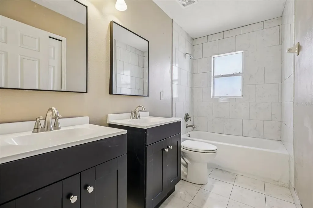 5086 Hook Hollow Circle Orlando FL 32837