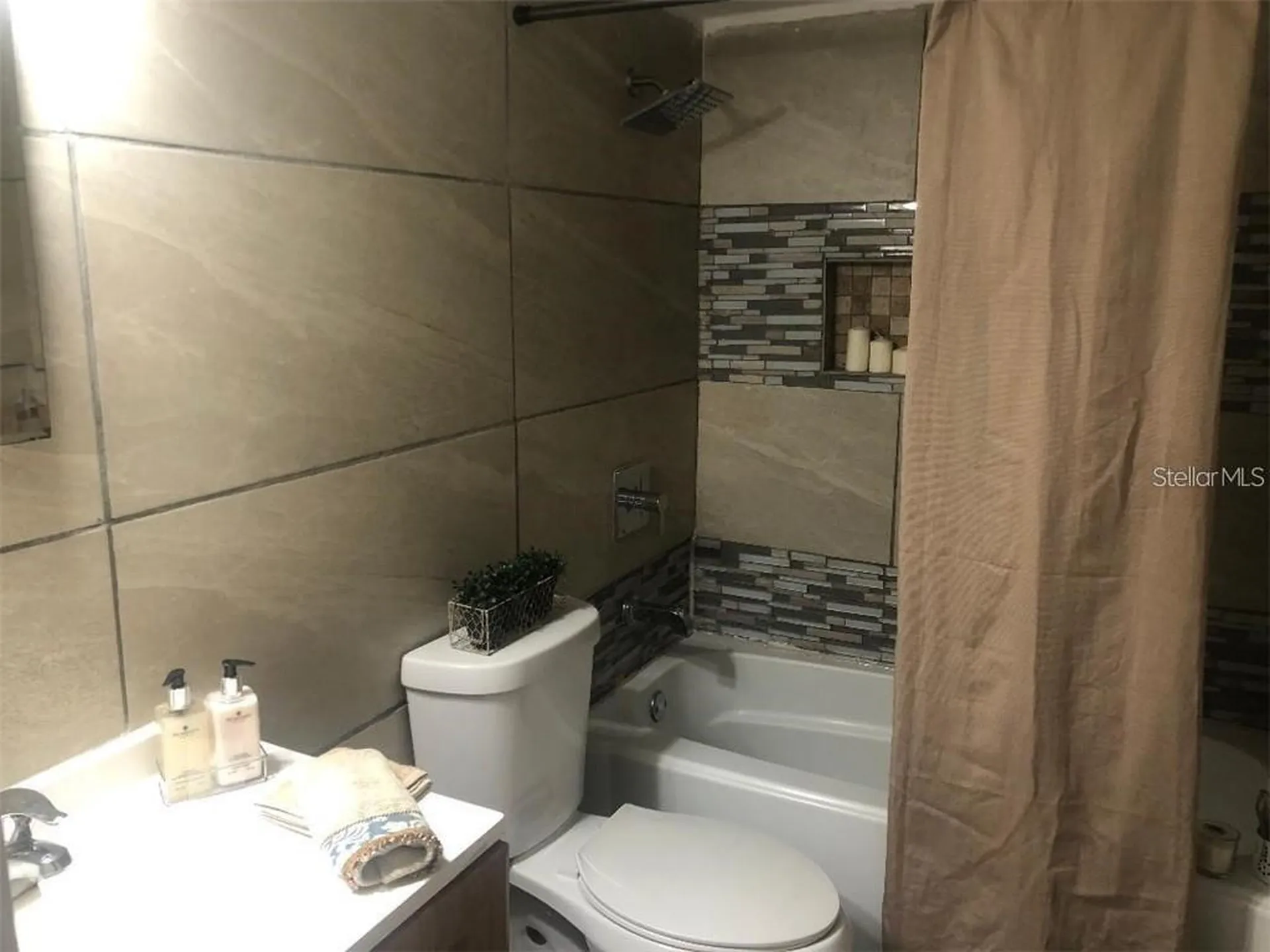 1896 Caralee Boulevard Orlando FL 32822