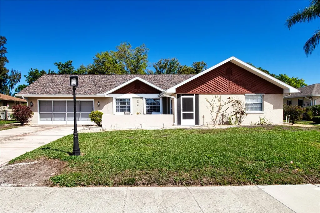 203 Amesbury Circle Sun City Center FL 33573