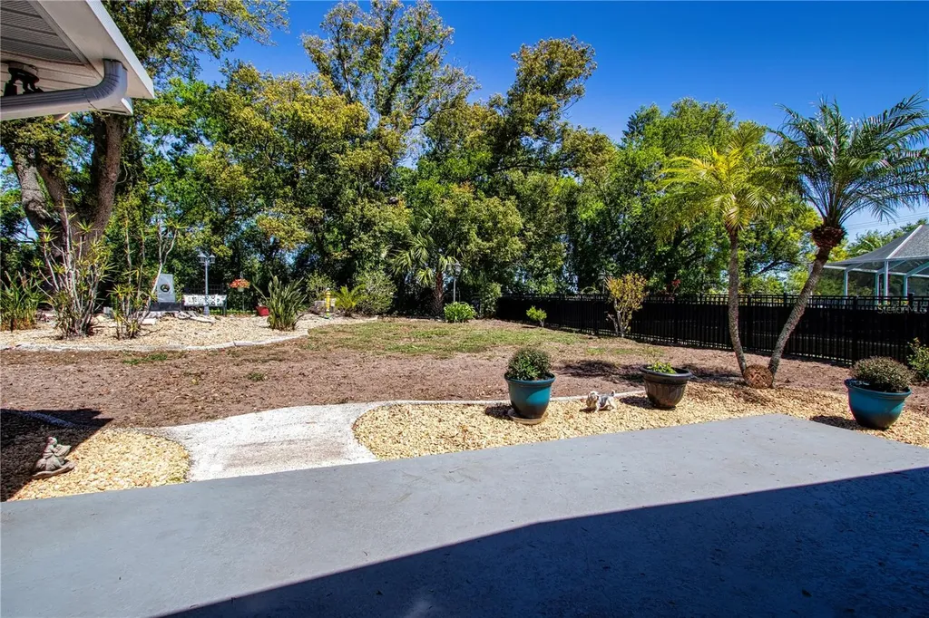 203 Amesbury Circle Sun City Center FL 33573