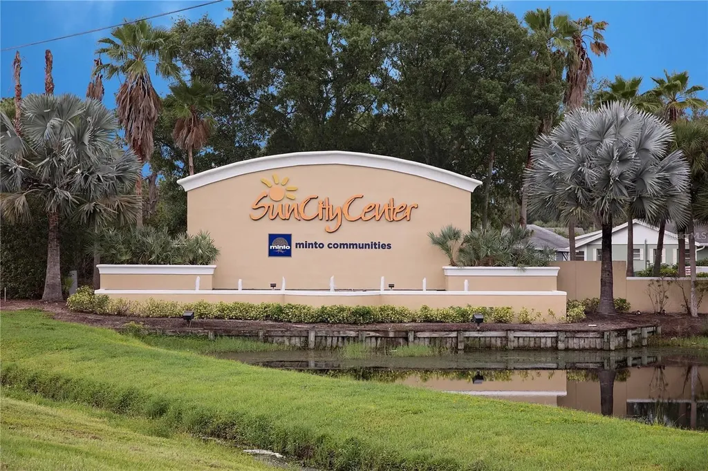 203 Amesbury Circle Sun City Center FL 33573