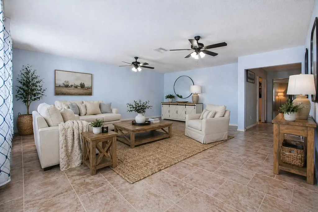 203 Amesbury Circle Sun City Center FL 33573
