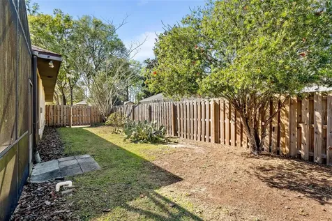 945 SW 82nd Terrace Gainesville FL 32607