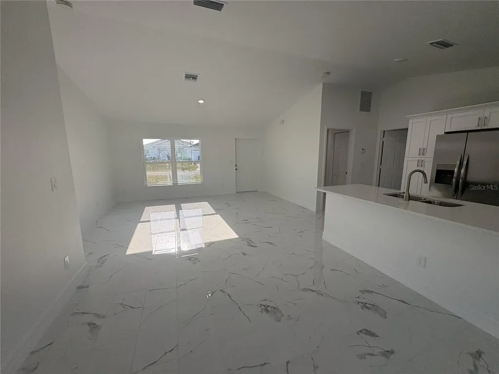 2922 NE 1st Avenue Cape Coral FL 33909