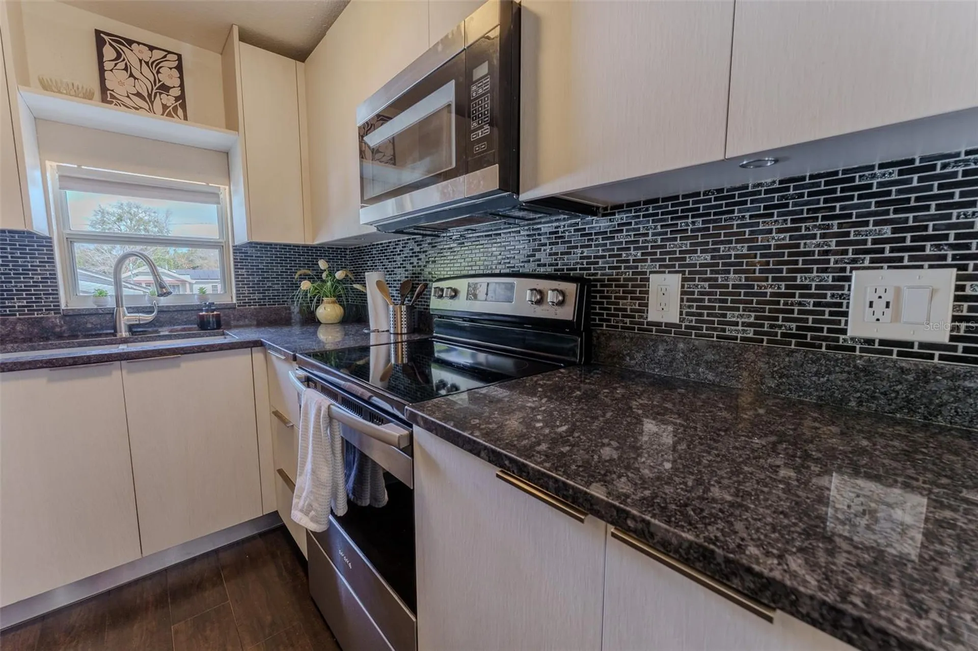203 W Crest Avenue Tampa FL 33603