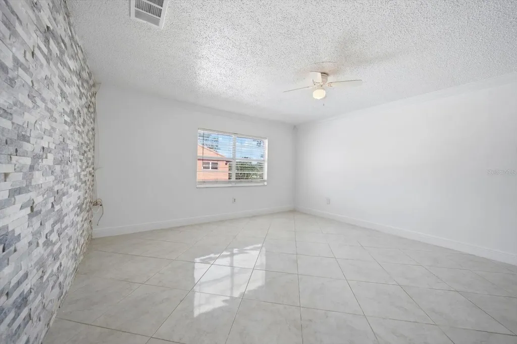 262 SW Monroe Circle N St Petersburg FL 33703