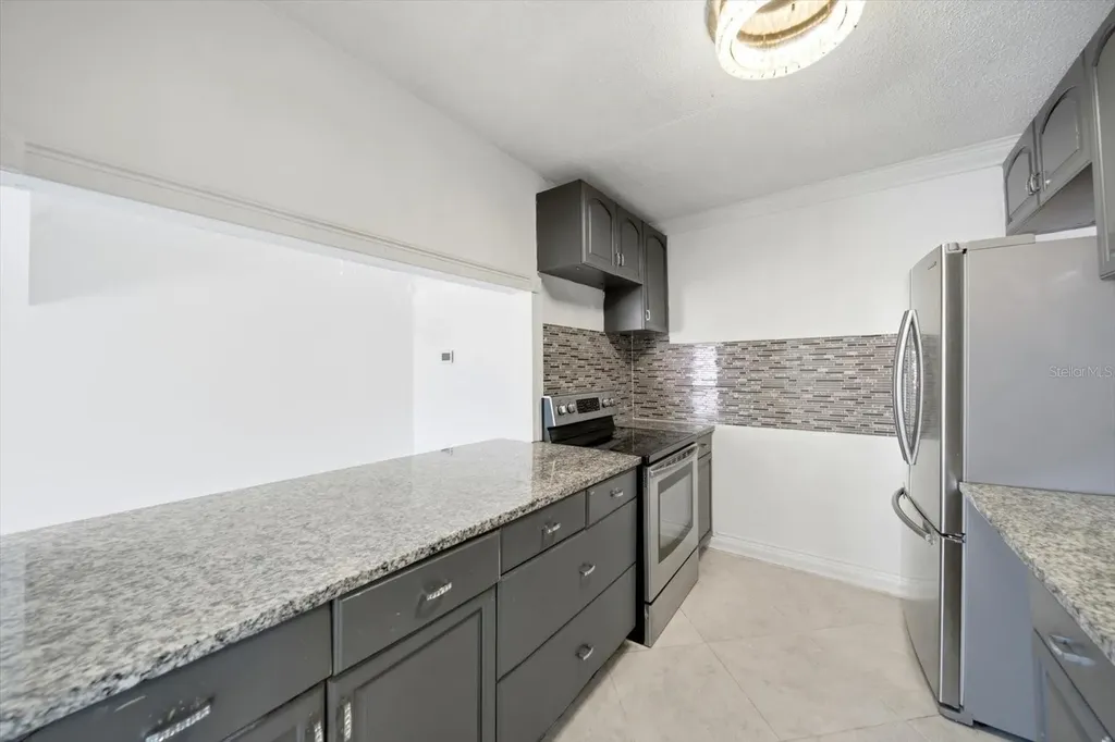 262 SW Monroe Circle N St Petersburg FL 33703