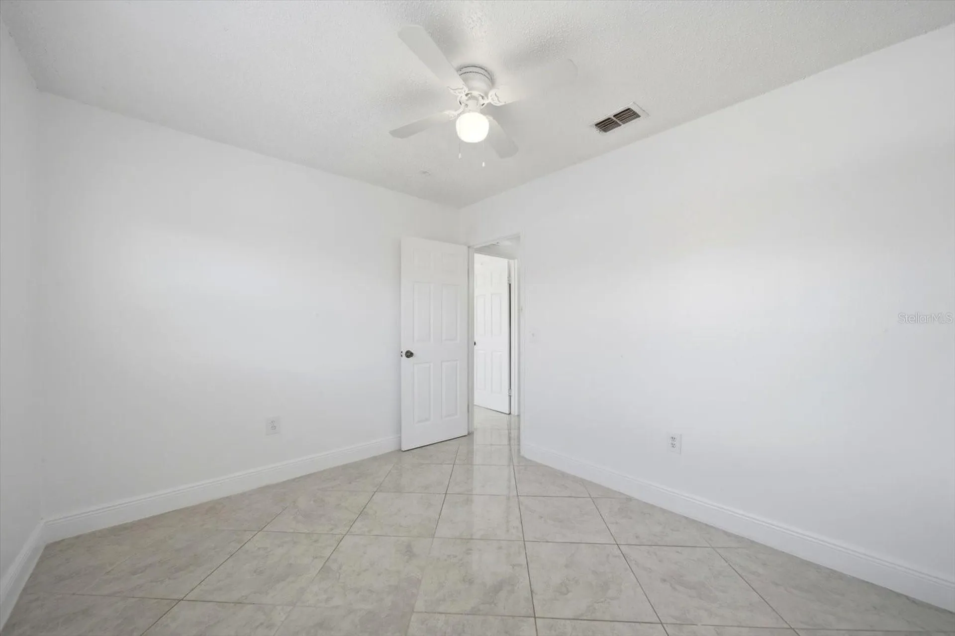 262 SW Monroe Circle N St Petersburg FL 33703