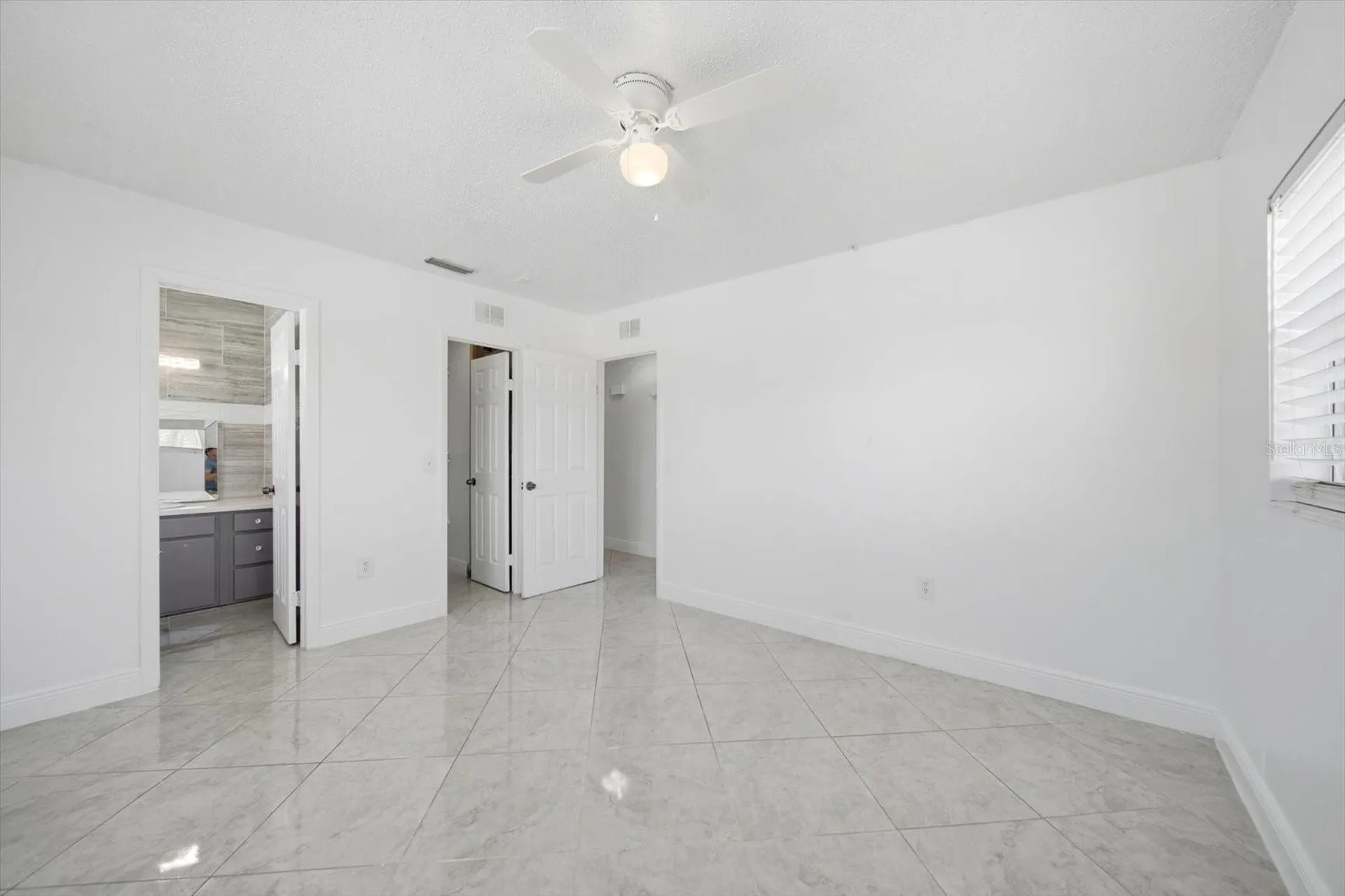 262 SW Monroe Circle N St Petersburg FL 33703