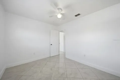 262 SW Monroe Circle N St Petersburg FL 33703