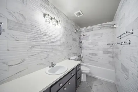 262 SW Monroe Circle N St Petersburg FL 33703