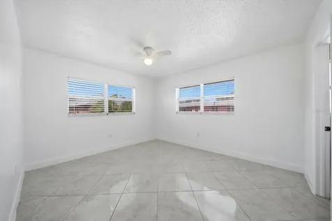 262 SW Monroe Circle N St Petersburg FL 33703