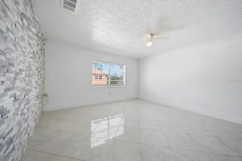 262 SW Monroe Circle N St Petersburg FL 33703