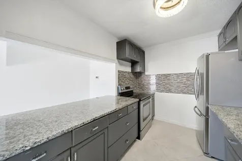 262 SW Monroe Circle N St Petersburg FL 33703