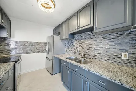 262 SW Monroe Circle N St Petersburg FL 33703