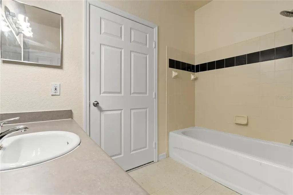 6021 Westgate Drive Orlando FL 32835