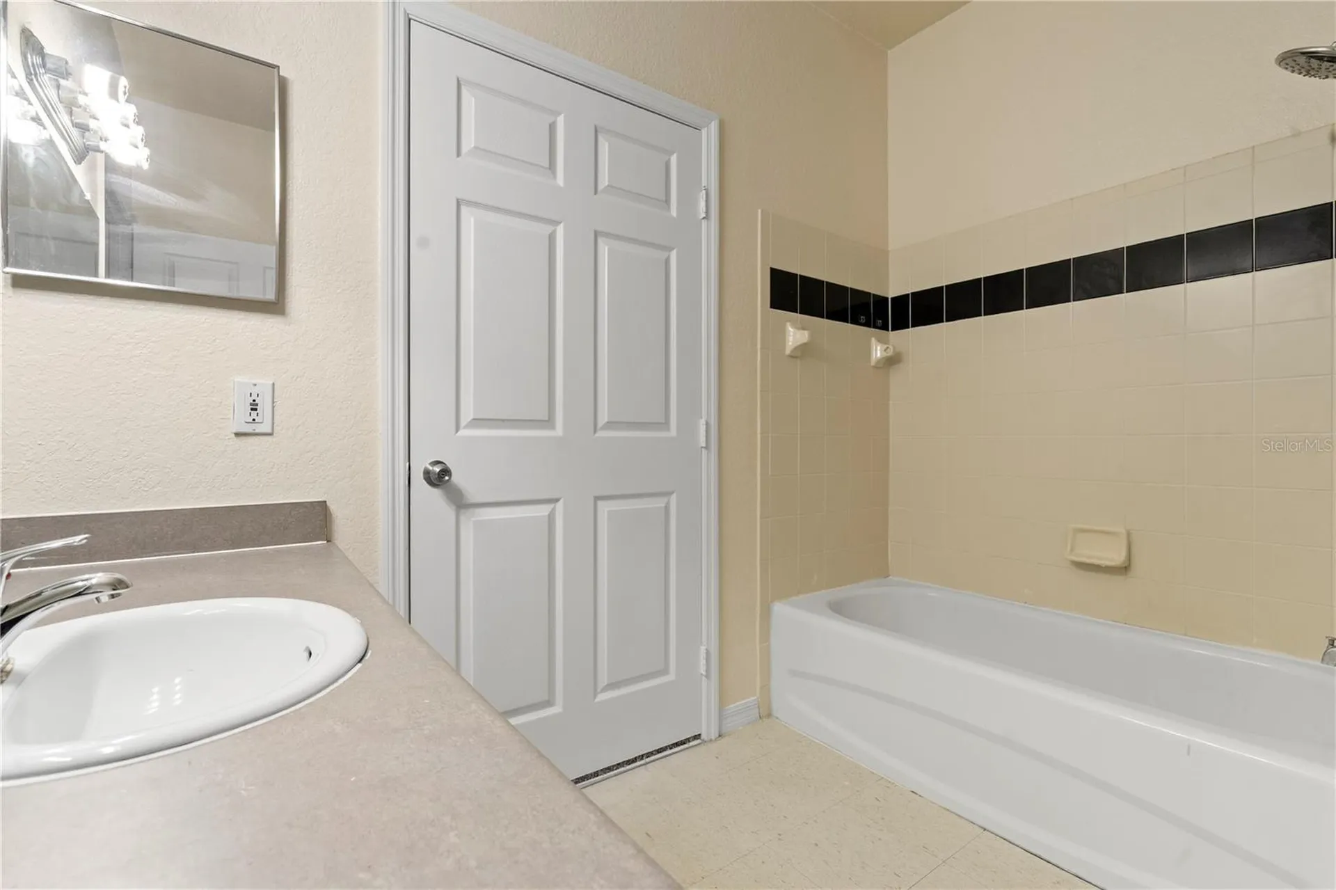 6021 Westgate Drive Orlando FL 32835