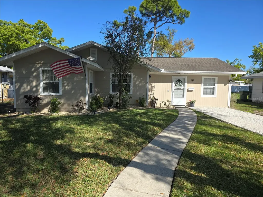 1411 29th Street W Bradenton FL 34205
