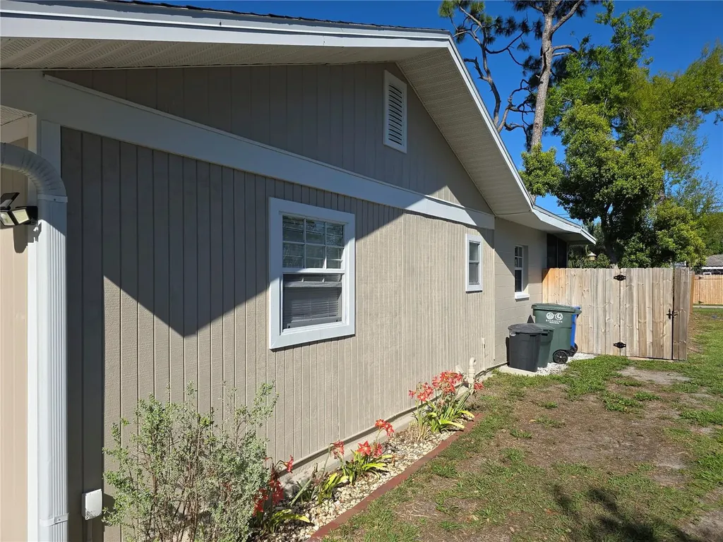 1411 29th Street W Bradenton FL 34205