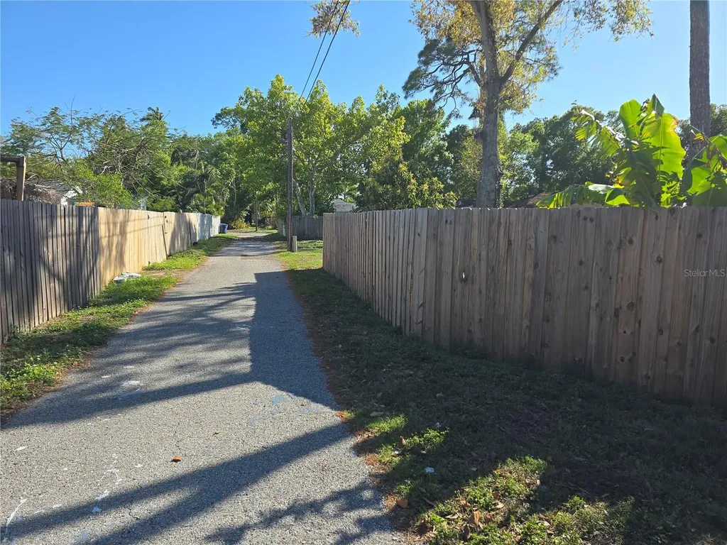 1411 29th Street W Bradenton FL 34205