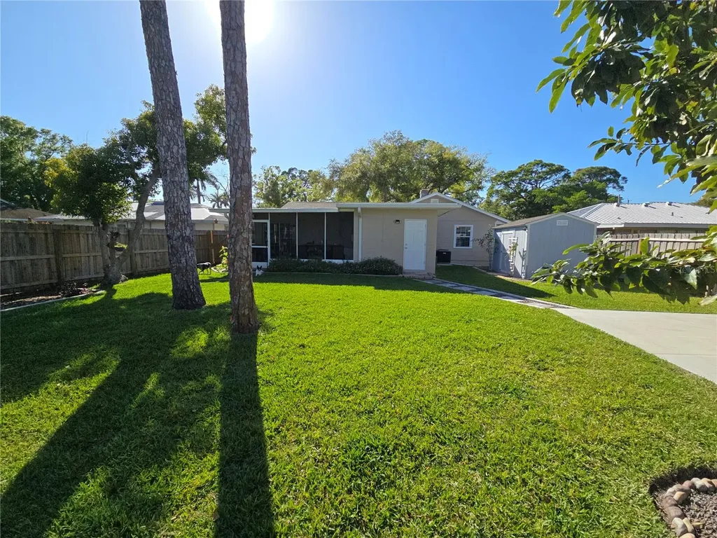 1411 29th Street W Bradenton FL 34205