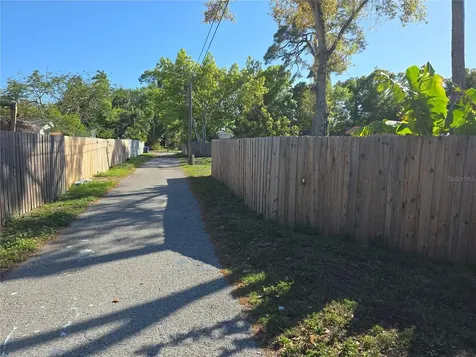 1411 29th Street W Bradenton FL 34205