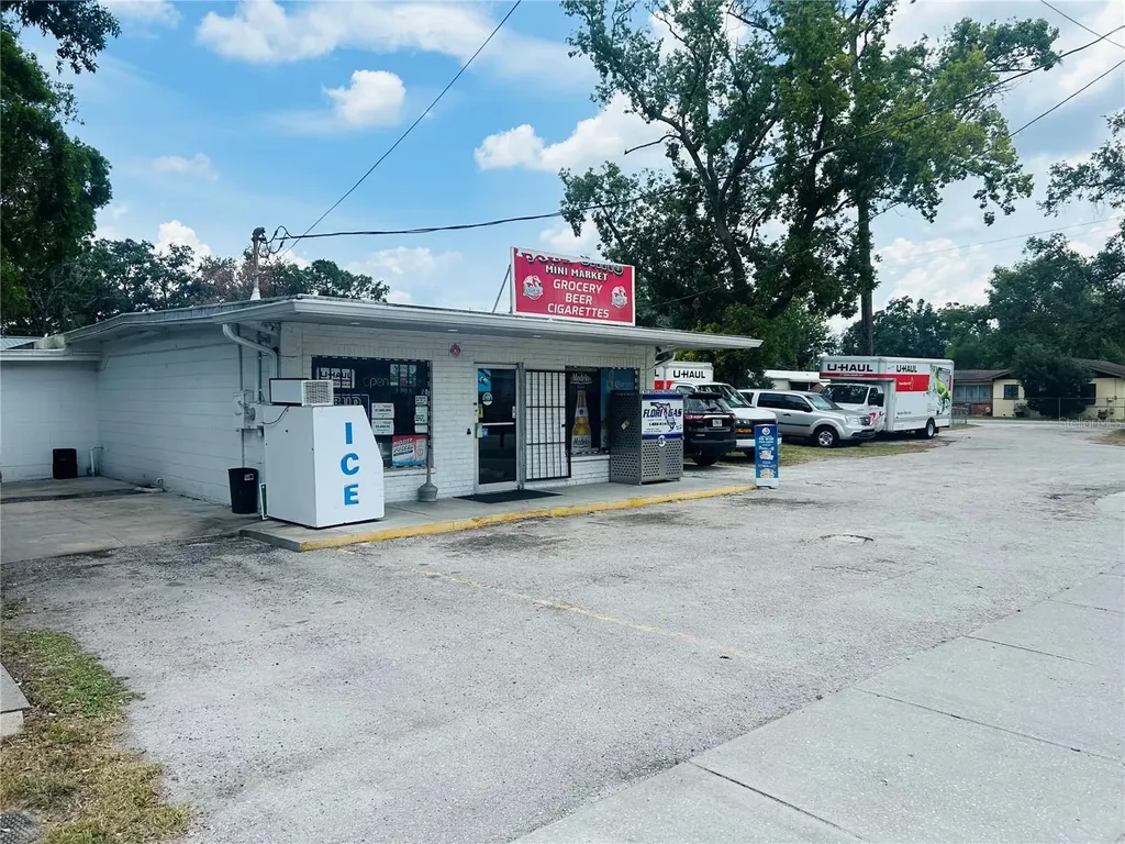 12320 Four Oaks Road Tampa FL 33624
