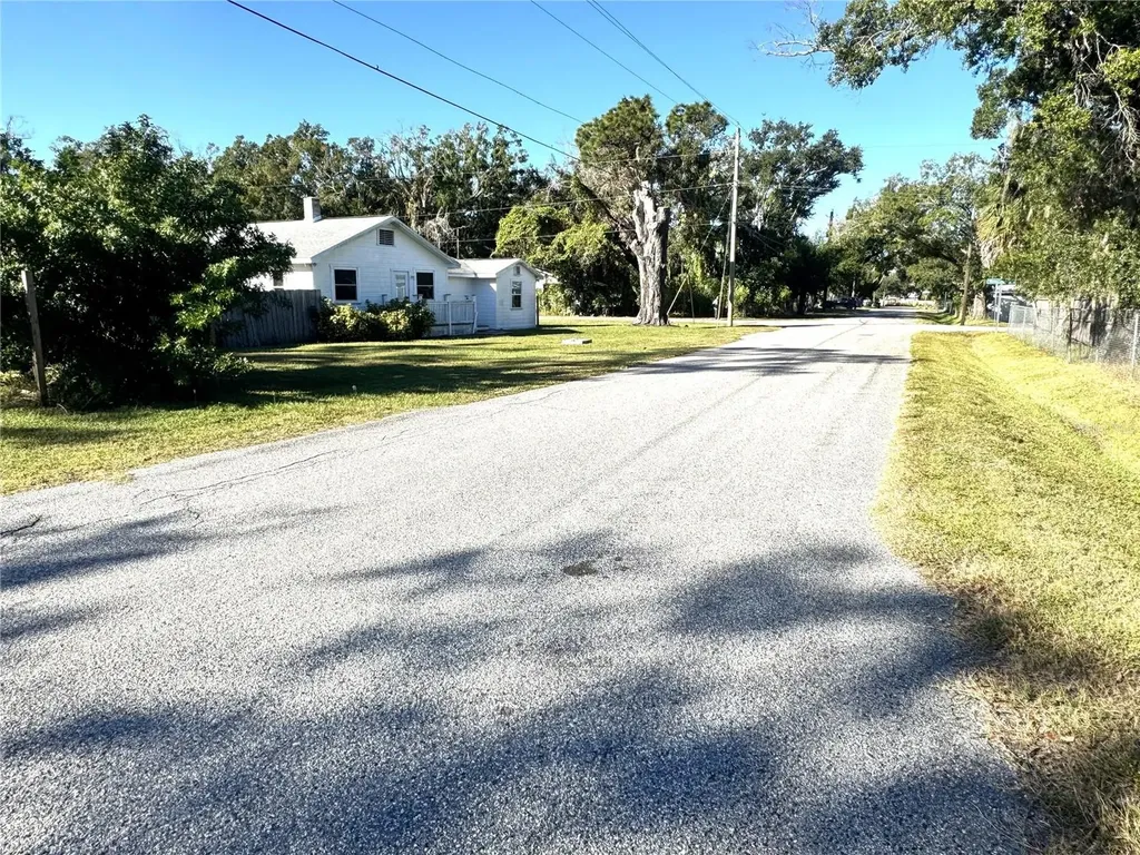 12320 Four Oaks Road Tampa FL 33624