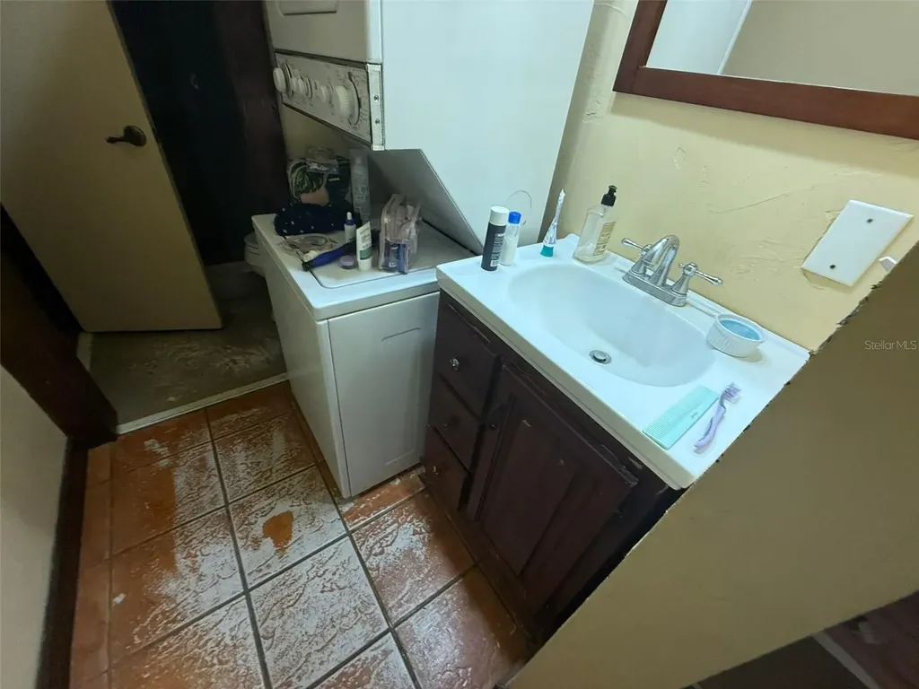 516 Orange Drive Altamonte Springs FL 32701