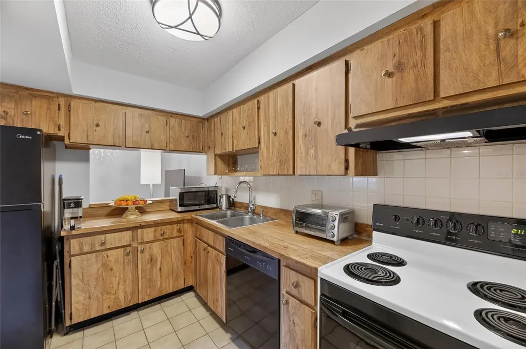 1879 Lichen Lane Clearwater FL 33760