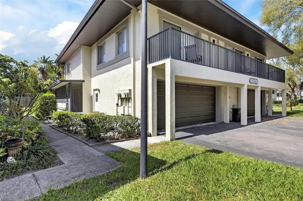 1879 Lichen Lane Clearwater FL 33760