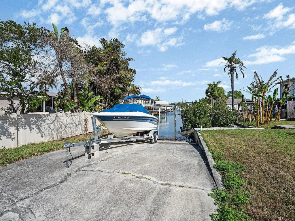 13727 Coco Hudson FL 34667
