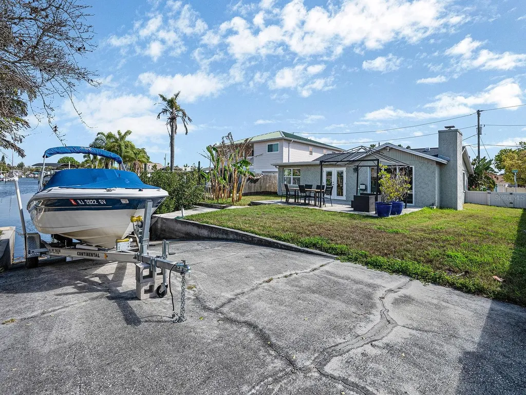 13727 Coco Hudson FL 34667