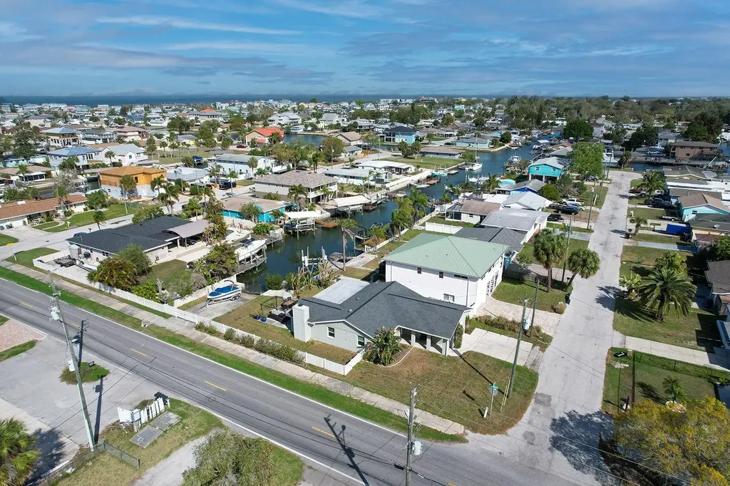 13727 Coco Hudson FL 34667