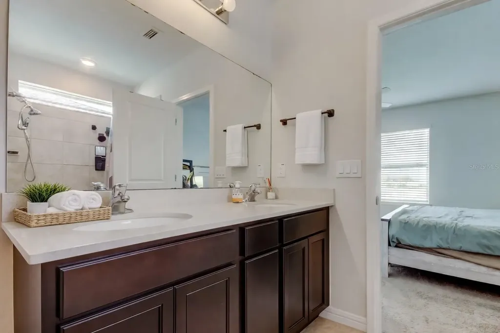 906 Swaying Sawgrass Avenue Ruskin FL 33570
