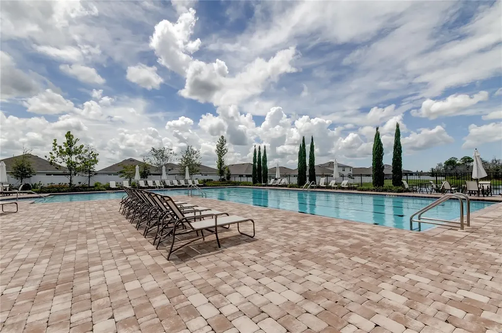 906 Swaying Sawgrass Avenue Ruskin FL 33570