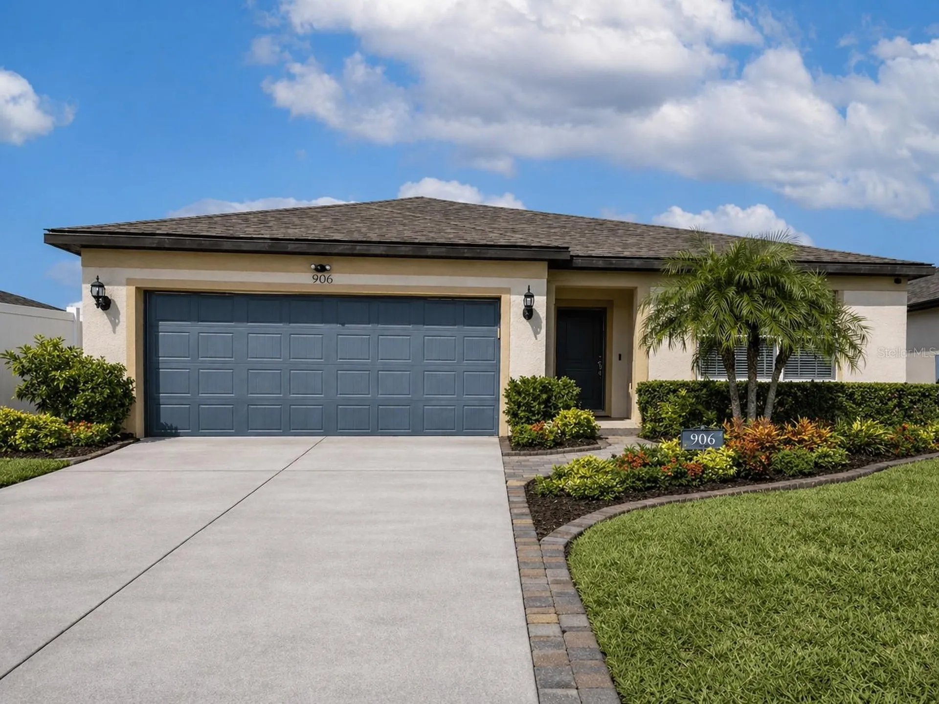 906 Swaying Sawgrass Avenue Ruskin FL 33570