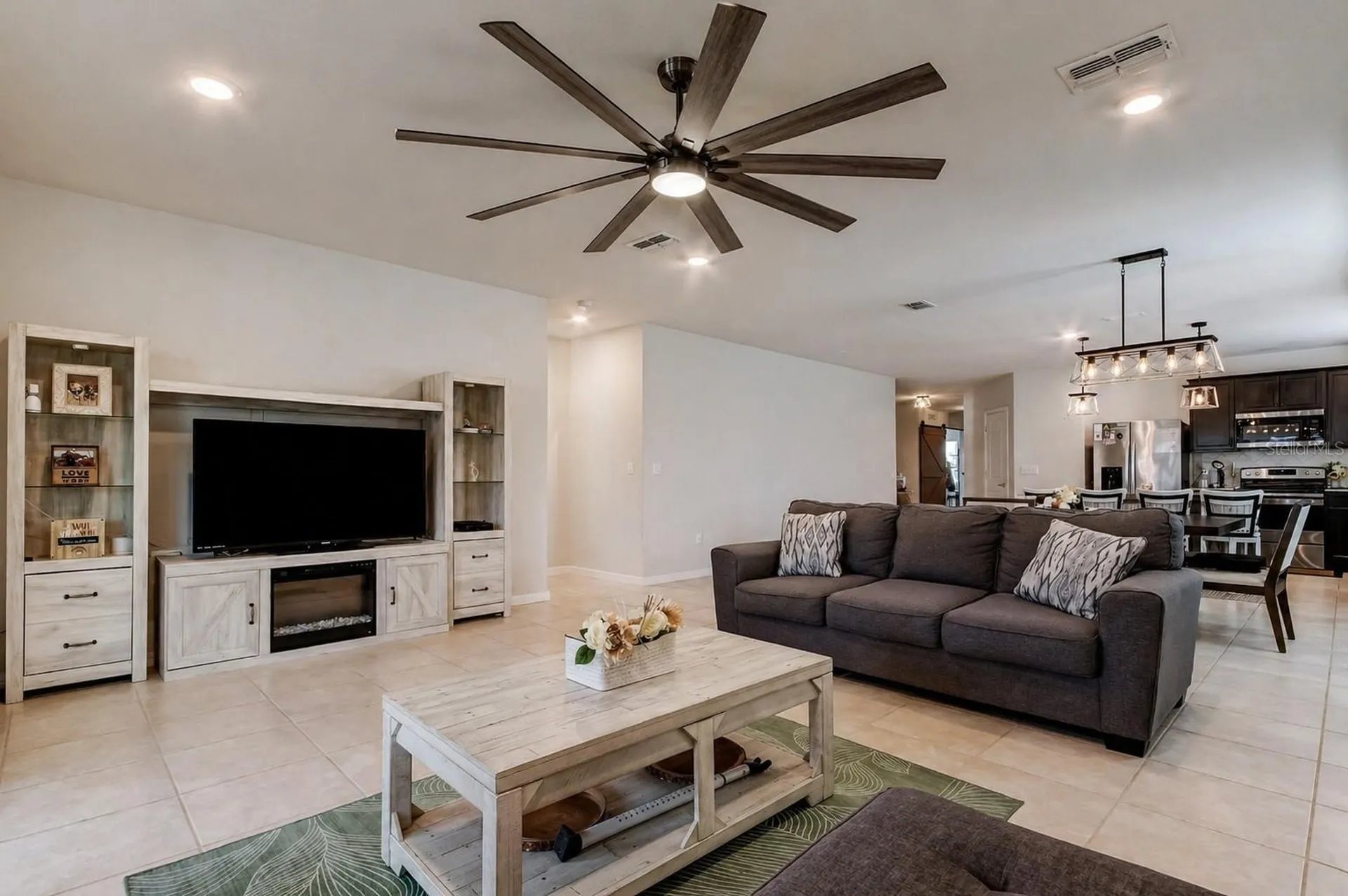 906 Swaying Sawgrass Avenue Ruskin FL 33570