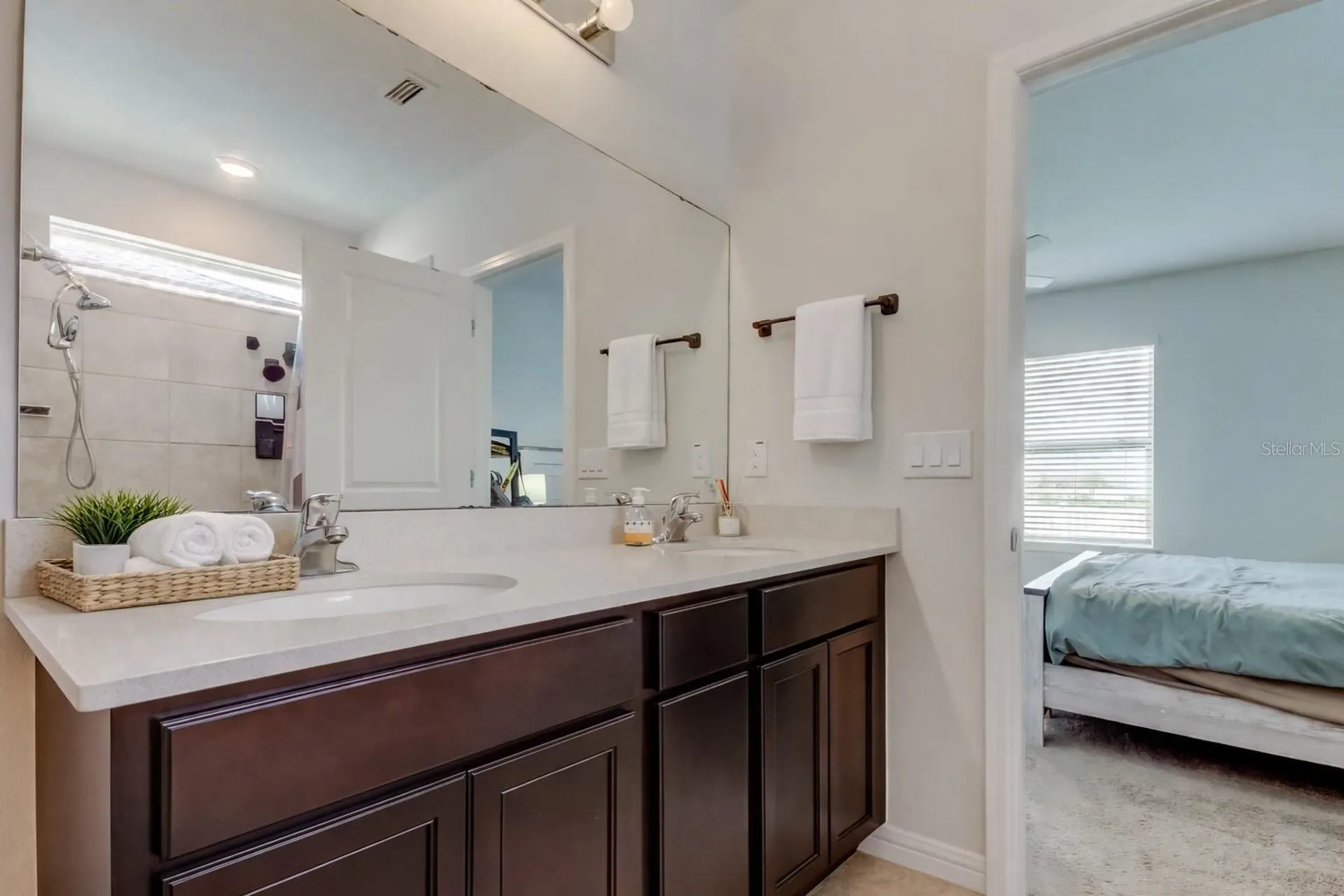 906 Swaying Sawgrass Avenue Ruskin FL 33570
