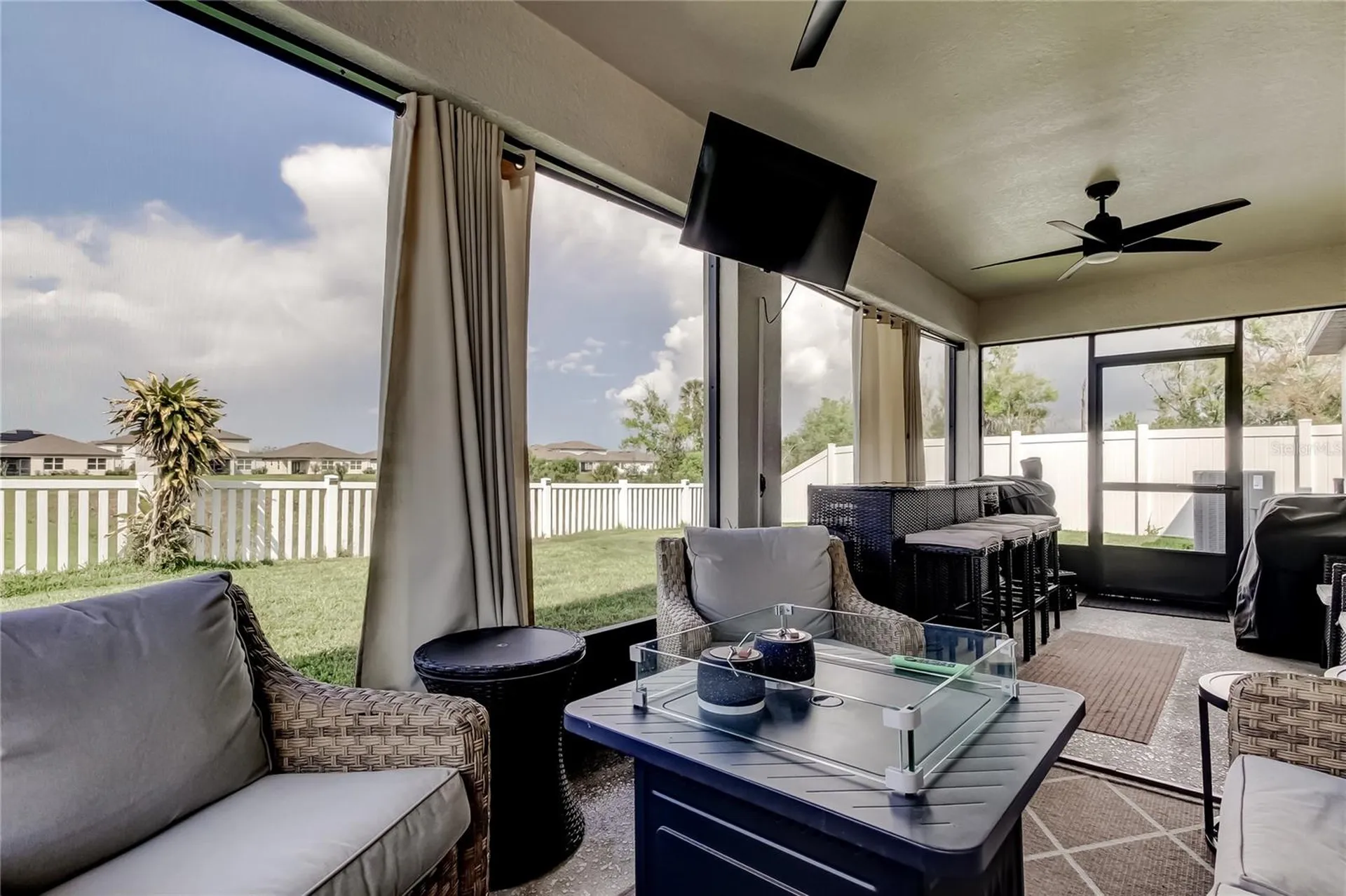 906 Swaying Sawgrass Avenue Ruskin FL 33570