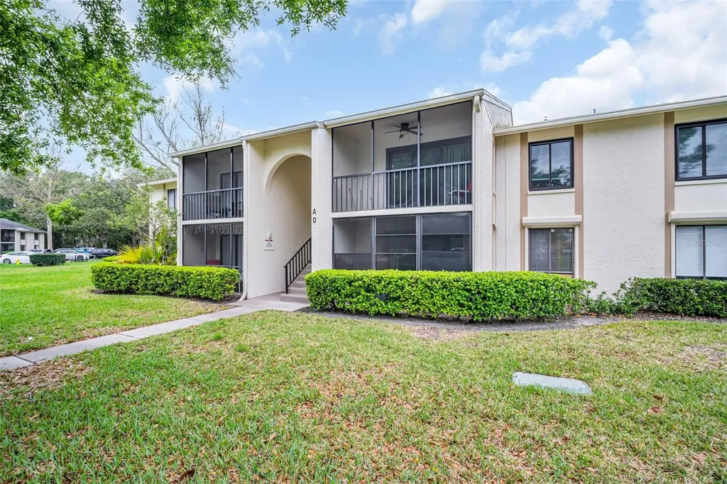 1400 Pine Glen Lane Tarpon Springs FL 34688