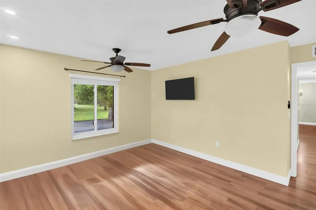 1400 Pine Glen Lane Tarpon Springs FL 34688