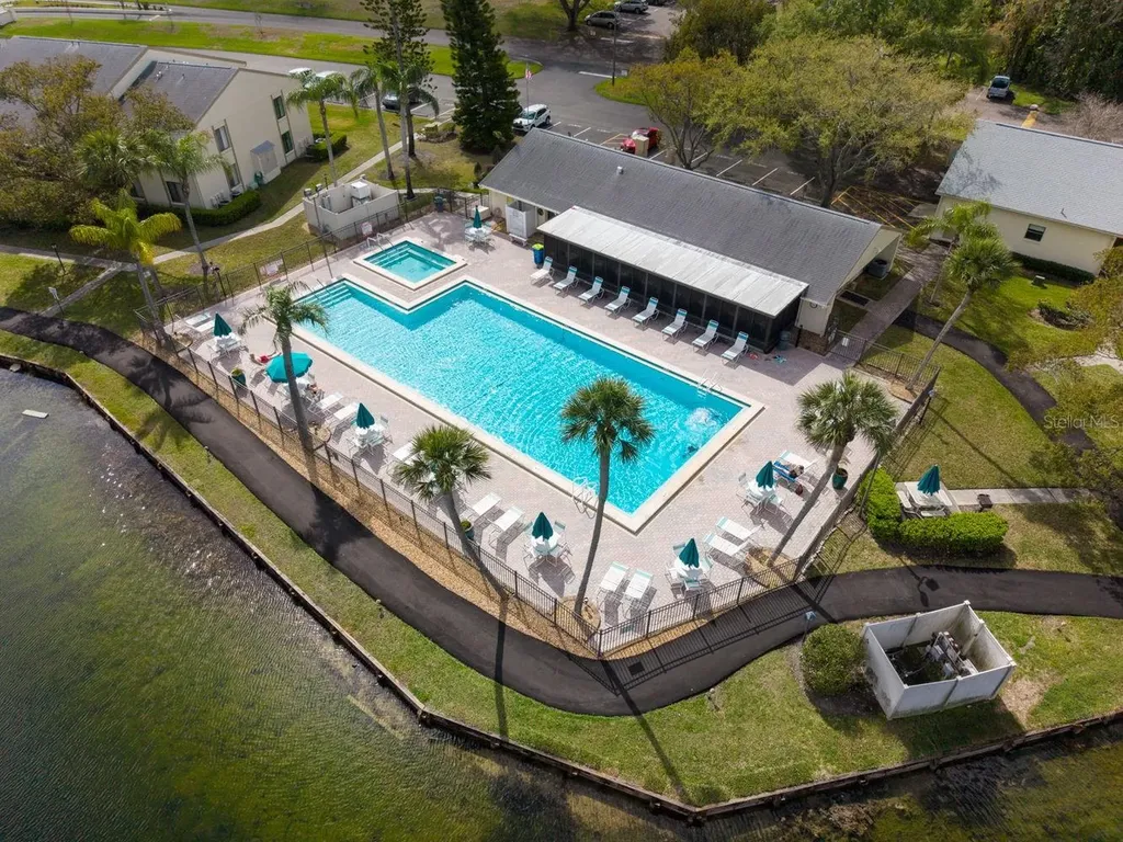 1400 Pine Glen Lane Tarpon Springs FL 34688