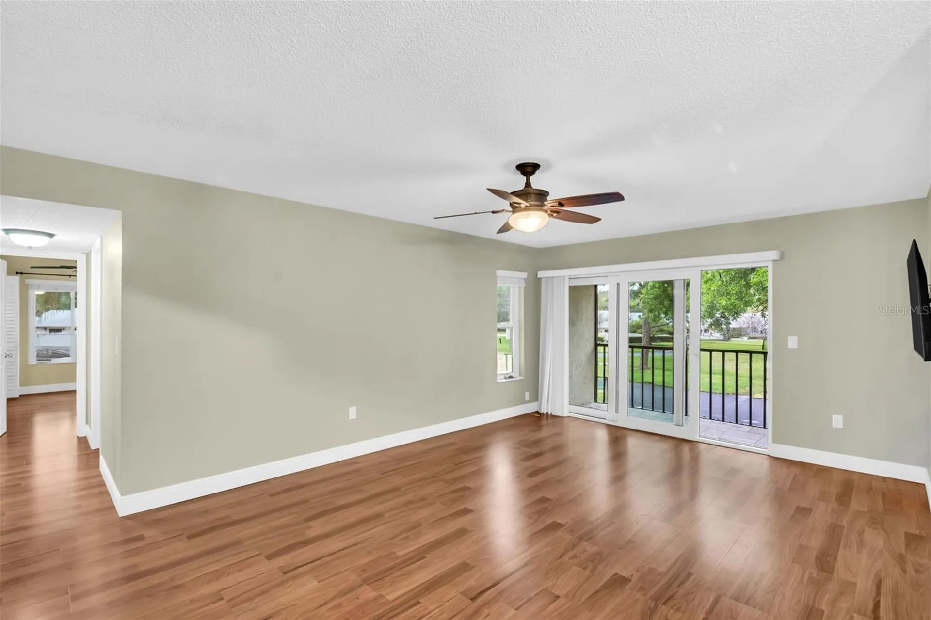 1400 Pine Glen Lane Tarpon Springs FL 34688