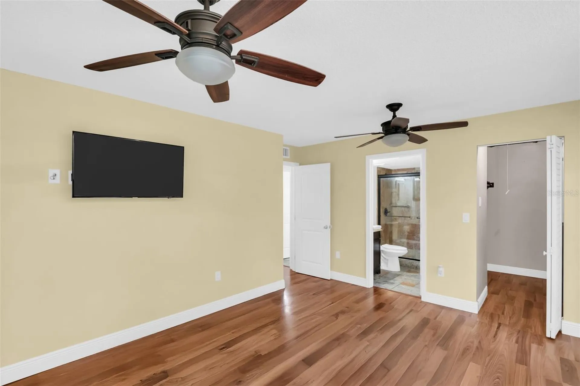 1400 Pine Glen Lane Tarpon Springs FL 34688