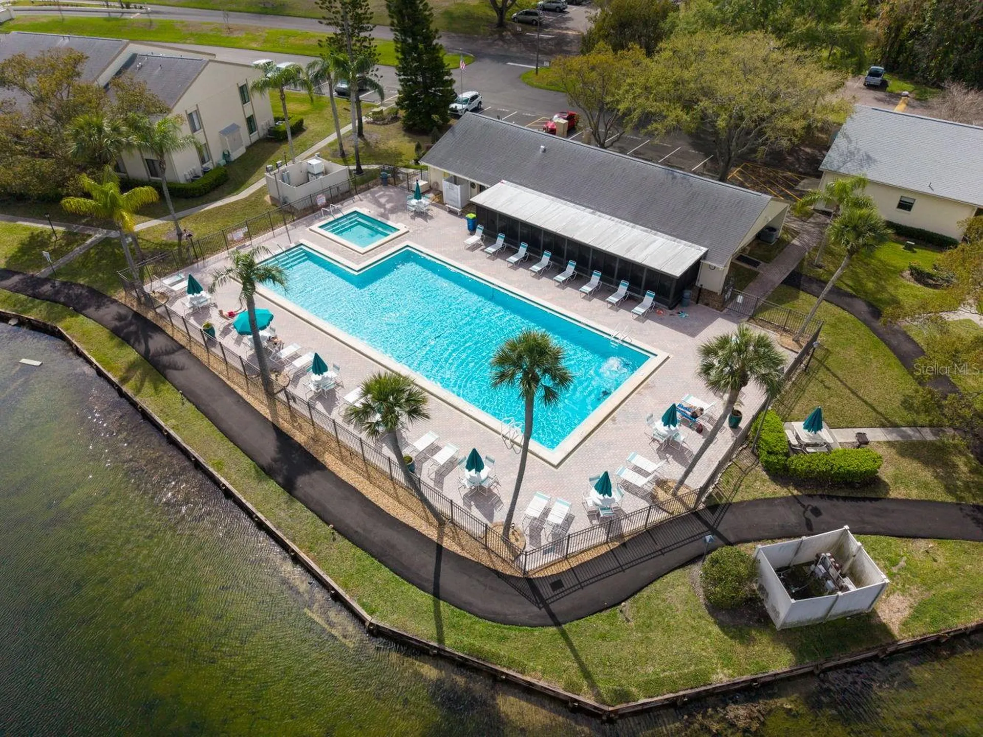 1400 Pine Glen Lane Tarpon Springs FL 34688
