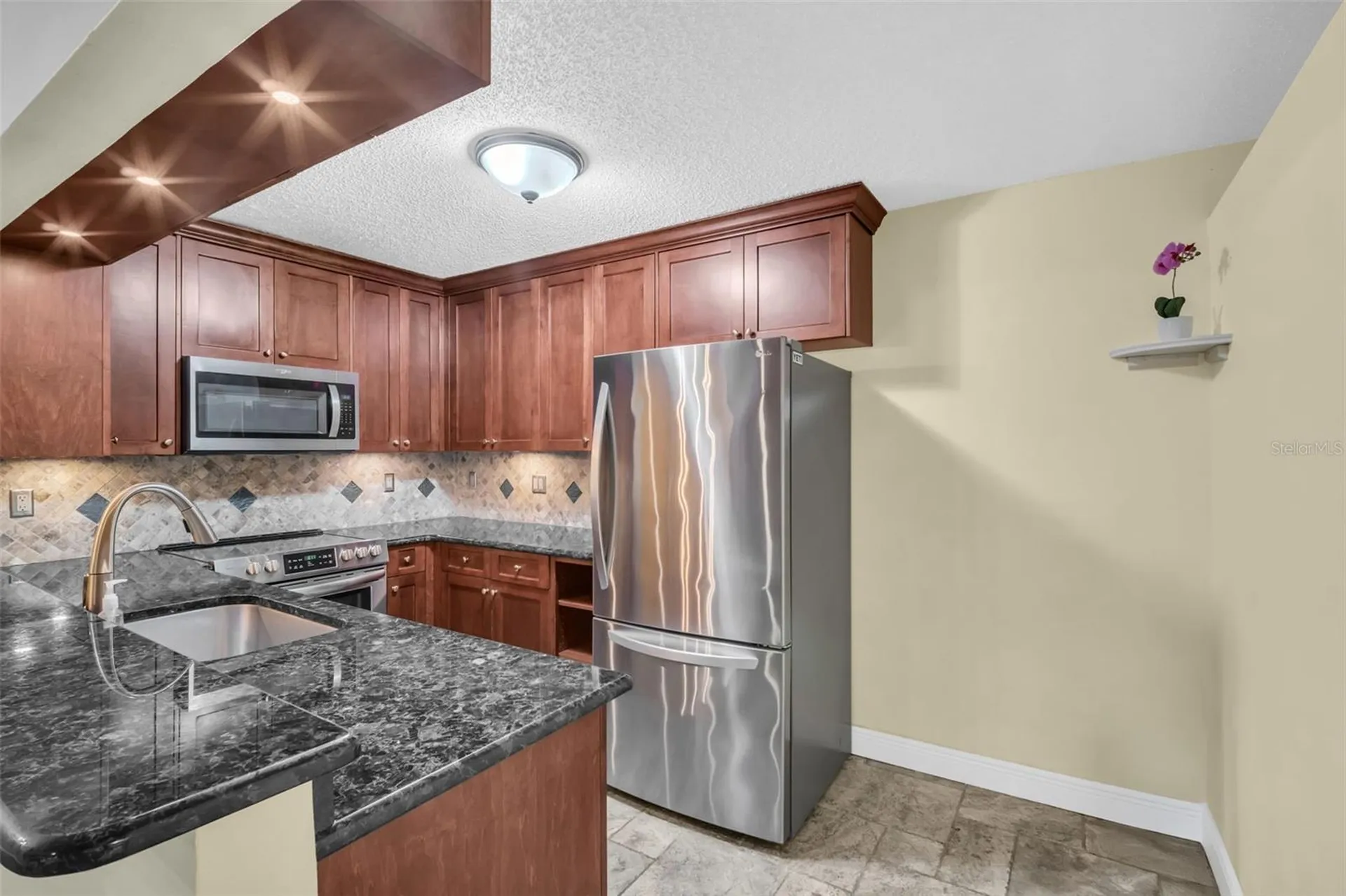 1400 Pine Glen Lane Tarpon Springs FL 34688