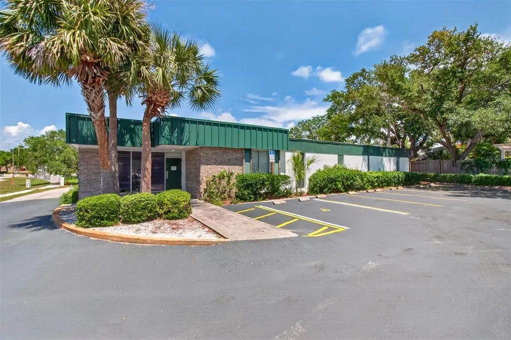 2039 Indian Rocks Road S Largo FL 33774